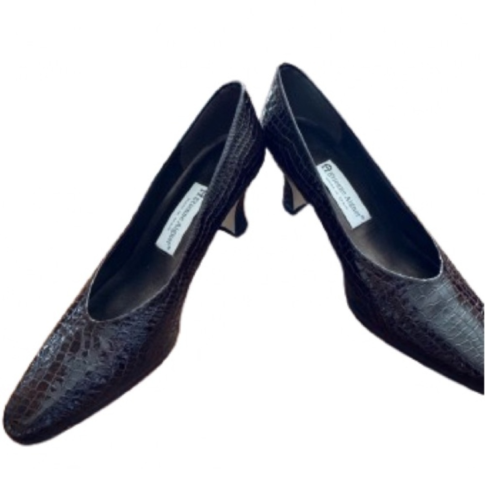 Franco Sarto Women's Brown Croc-Embossed Leather Pumps - Picture 2 of 10